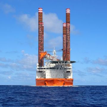Fluid, Liquid, Offshore drilling, Ocean, Oil rig, Drilling rig, Horizon, Sea, Jackup rig, Semi-submersible, 