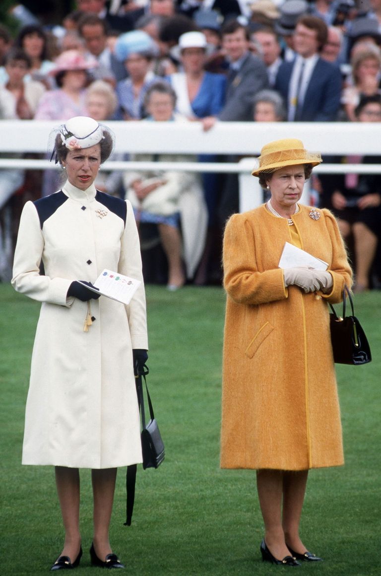 アン女王とエリザベス女王(1985年）