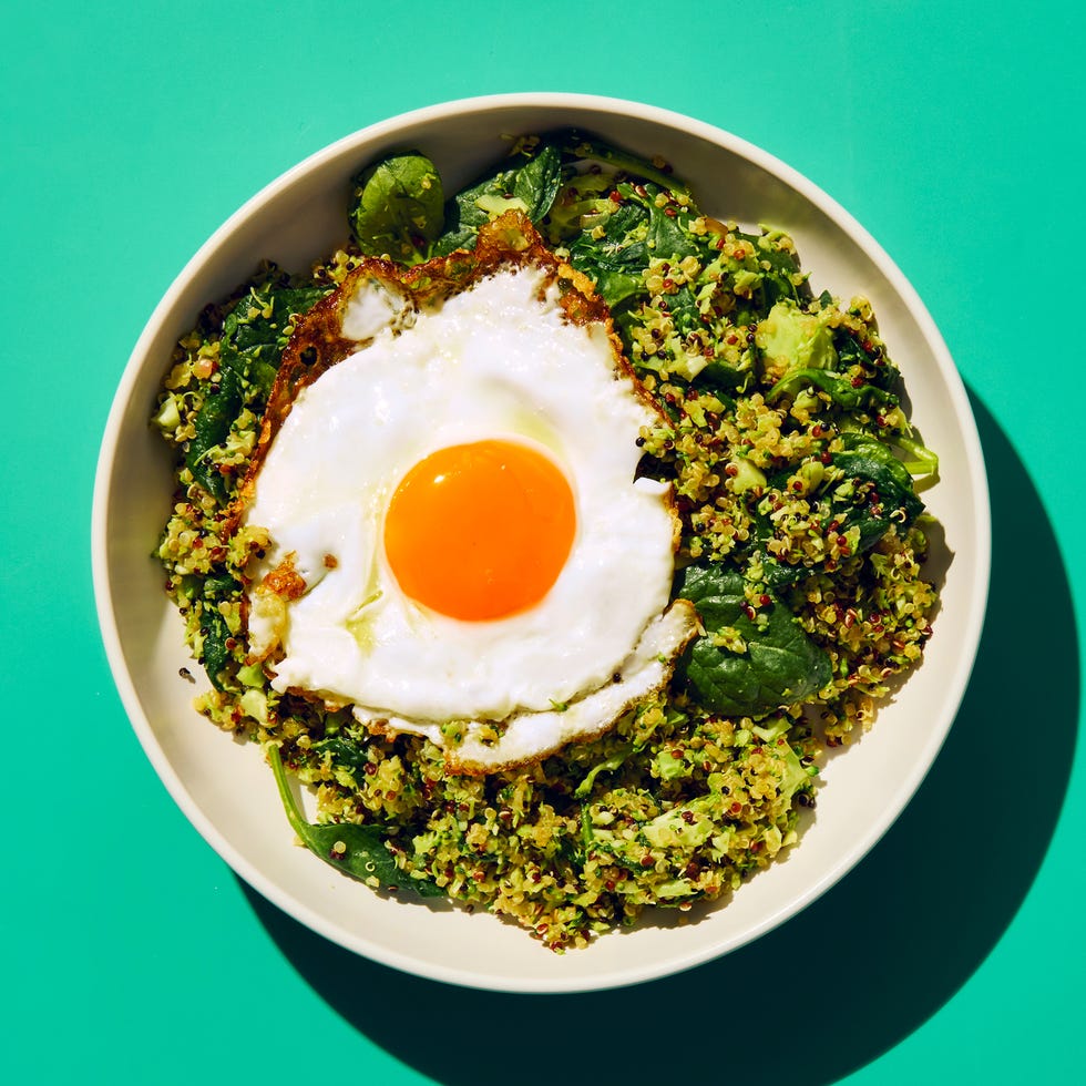 spinach and broccoli quinoa with fried egg