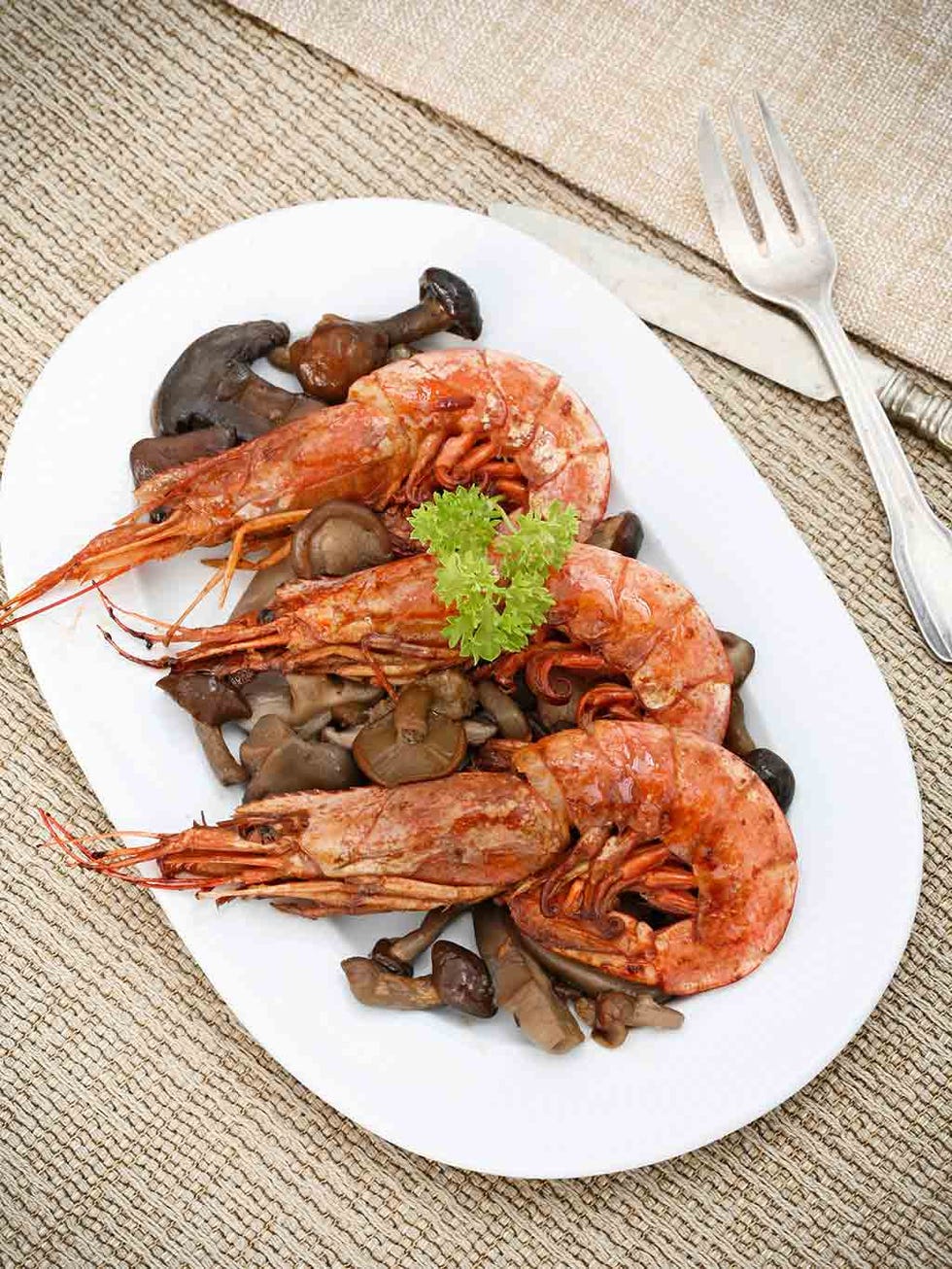 Setas con gambón en salsa plato final 