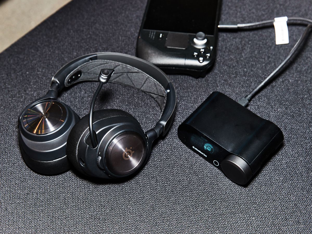 Logitech's Pro X gaming headset goes wireless for $200