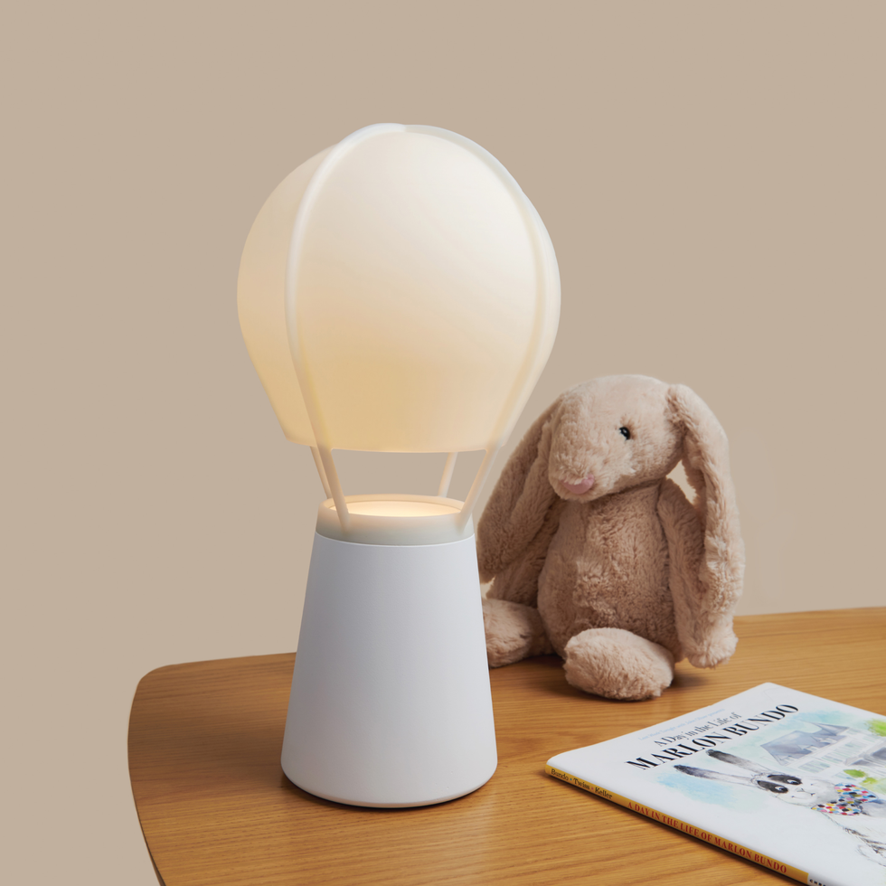 gantri's 3d printed Baló lamp, which takes its inspiration from hot air balloons.