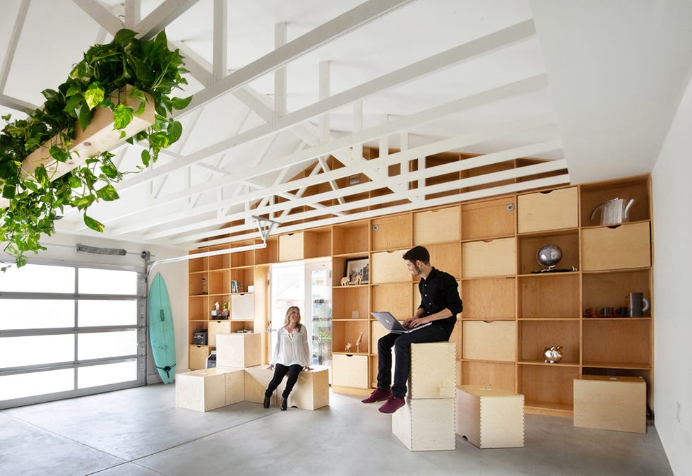 garaje transformado en vivienda con espacios multifuncionales