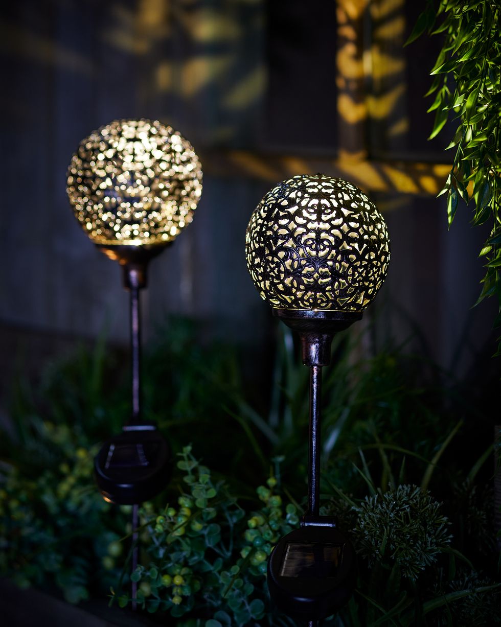 garden lighting ideas  lights4fun metal moroccan ball stake lights