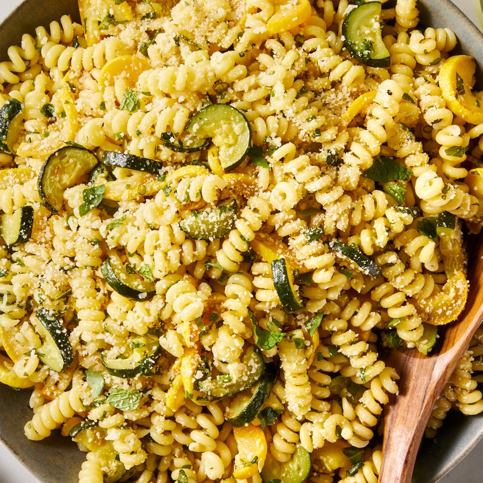 garlic parmesan summer squash pasta