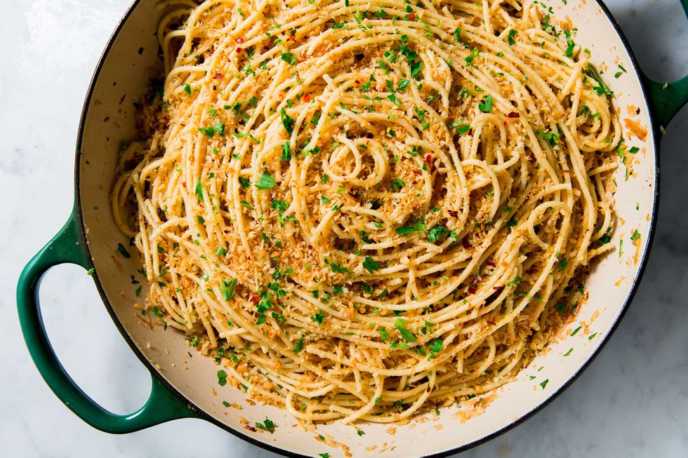 dish, food, cuisine, bucatini, noodle, spaghetti, spaghetti aglio e olio, al dente, capellini, ingredient,