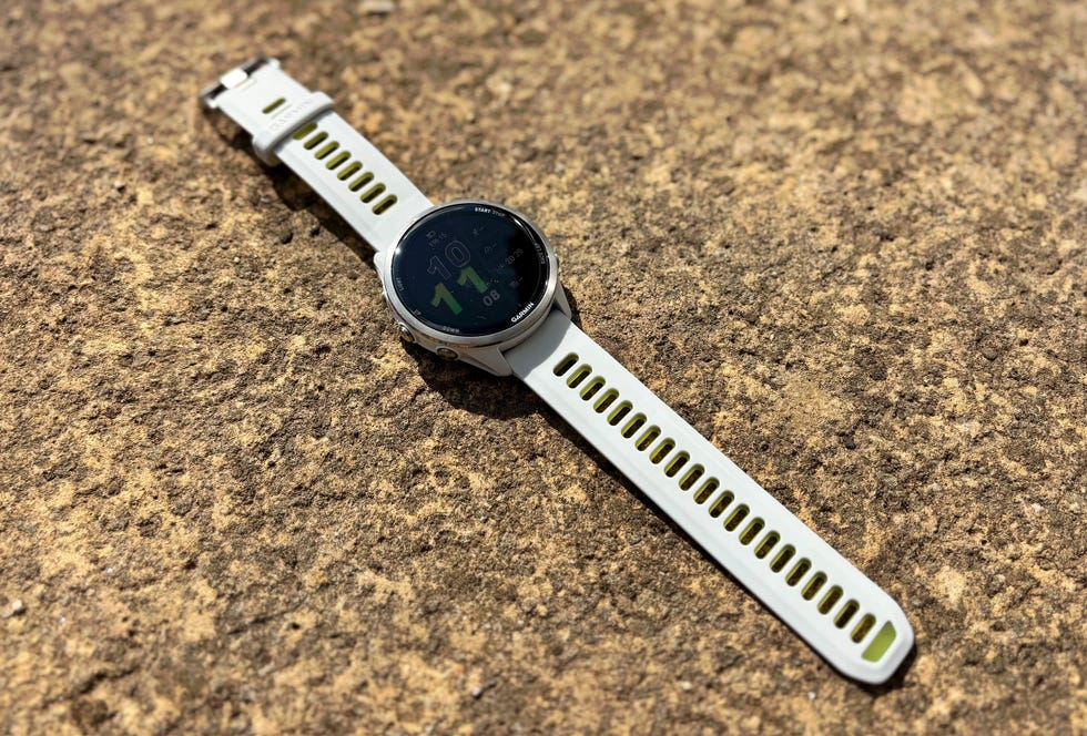 a sportwatch with a colourful display screen