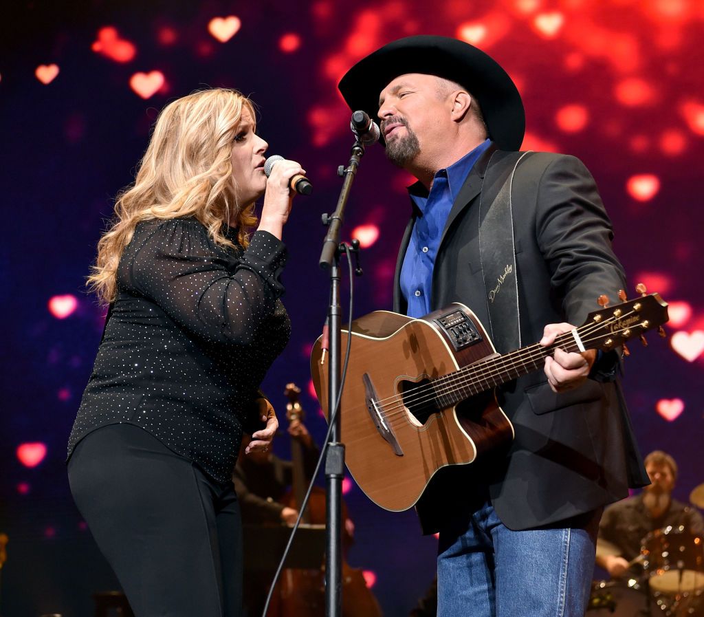 Garth Brooks And Trisha Yearwood Concert Postpone After Team Members ...