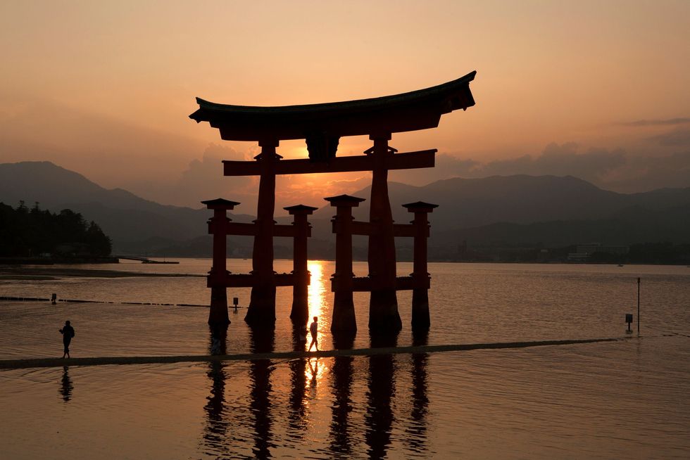 Historische plaatsen zoals de torii van Miyajima in Japan kunnen magisch overkomen wanneer je ze in je eentje beleeft