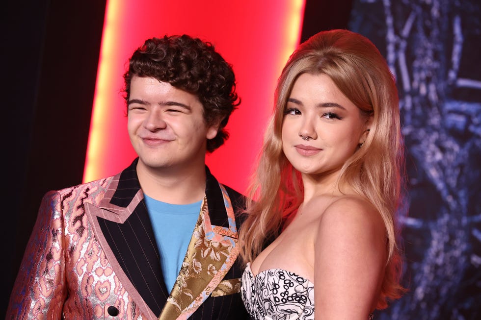 gaten materazzo y elizabeth yu estreno stranger things 4