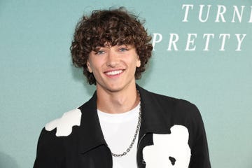 teen vogue cast of "the summer i turned pretty" celebrate season 2