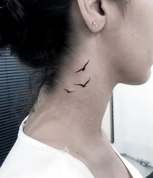 tatuaje cuello gaviotas