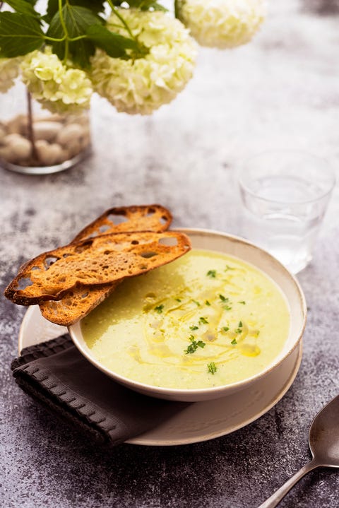 gazpacho de melón con picatostes