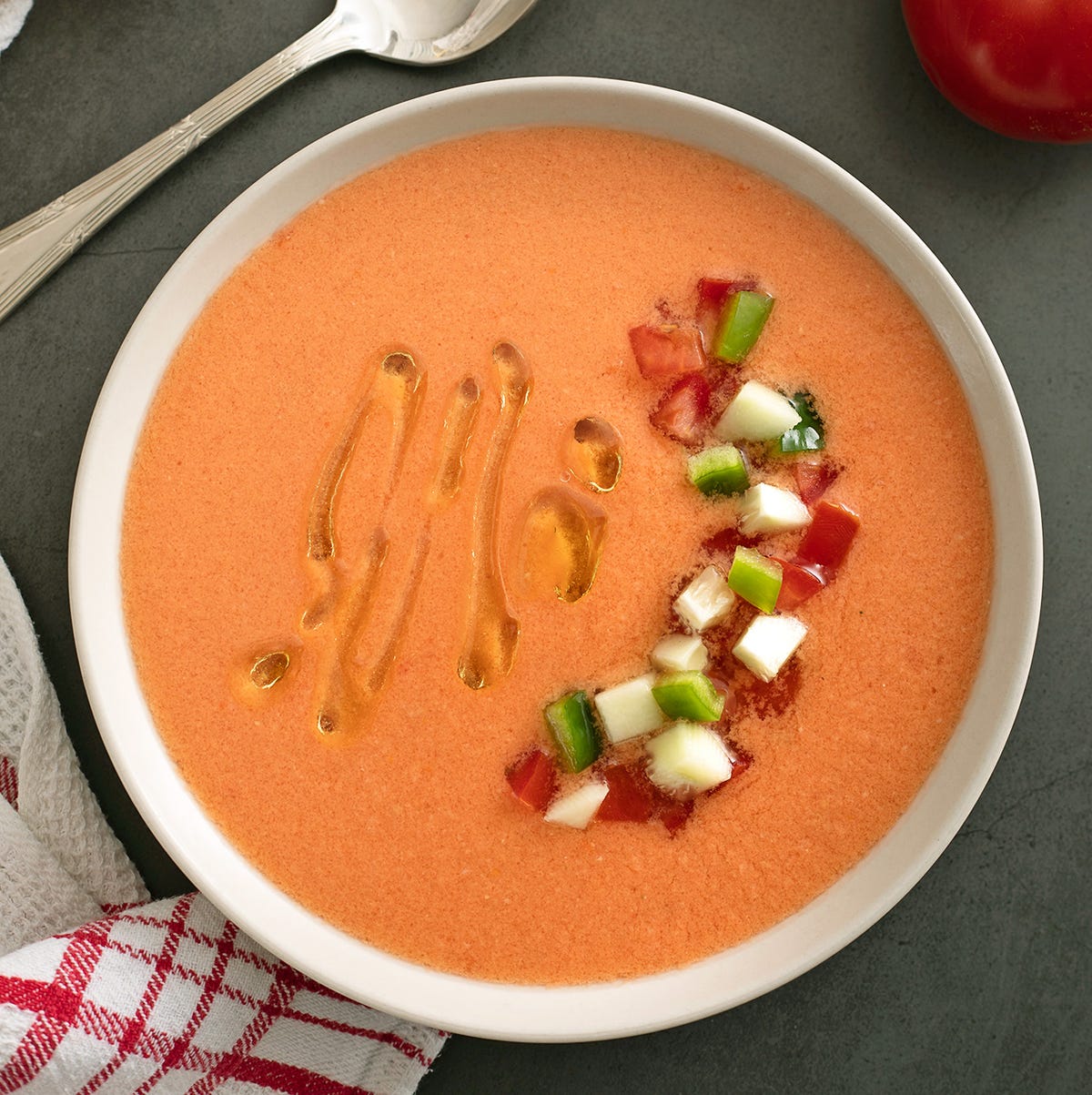 Haz el mejor gazpacho andaluz casero con esta receta tradicional 7 Merca2.es Emplatado y presentación