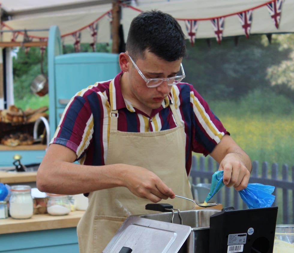 Glasses, Hand, Cooking, Box, Job, Cook, Service, Pottery, Selling, Office supplies, 