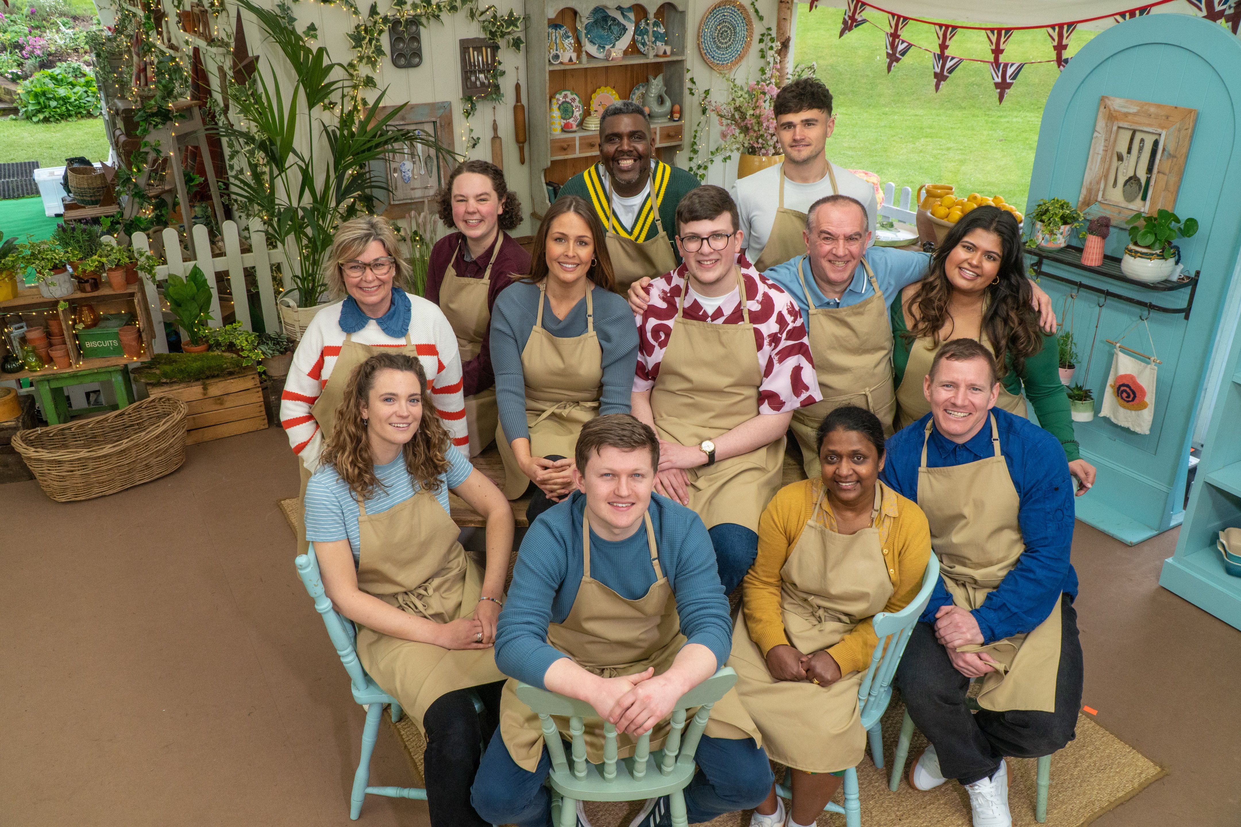 Watch the great british bake discount off season 11 online free