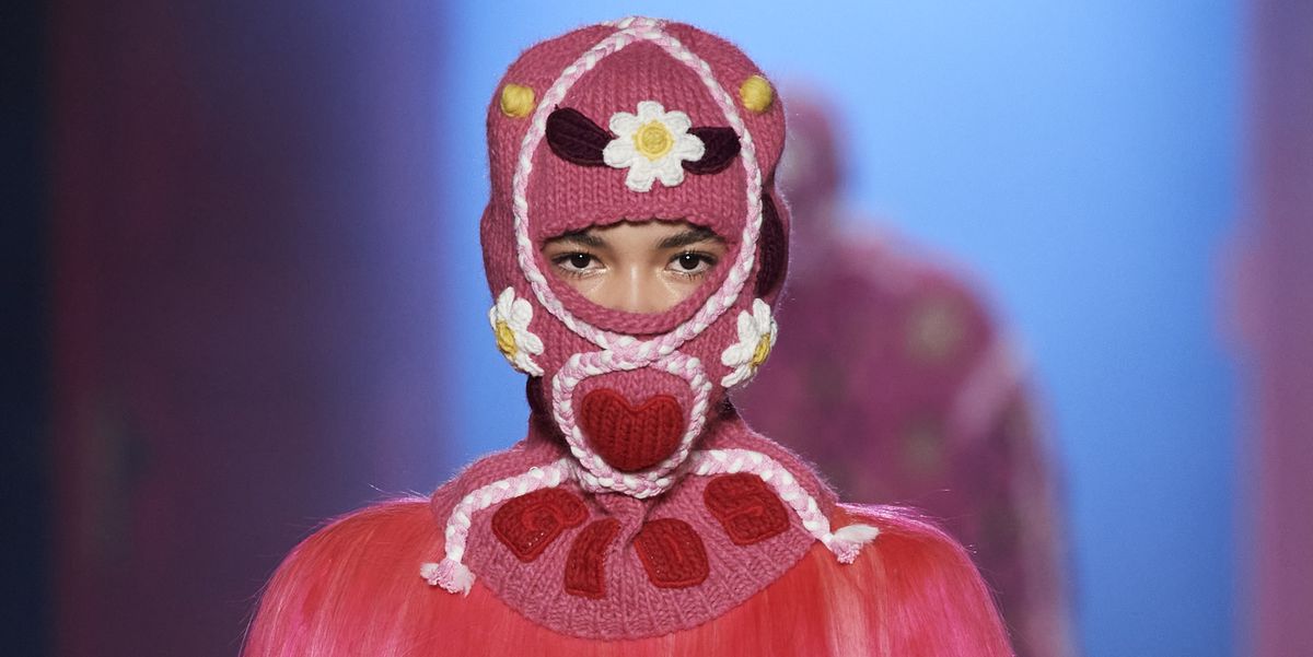Tendenza moda Inverno 2023: balaclava, cappucci, passamontagna
