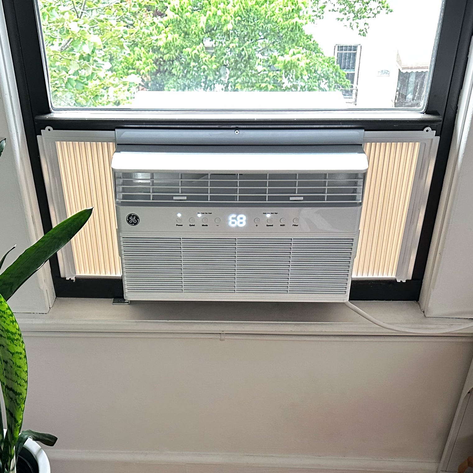 GE's Smart Window A/C Got Me Through This Week's Heat Wave, Thanks to This One Powerful Feature
