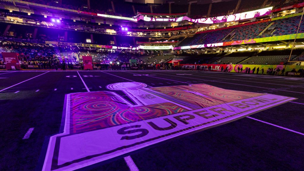 preview for 10 Facts About the Super Bowl