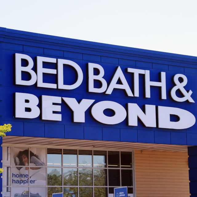 https://hips.hearstapps.com/hmg-prod/images/general-view-of-a-bed-bath-beyond-store-on-september-15-news-photo-1672955326.jpg?crop=0.66699xw:1xh;center,top&resize=640:*