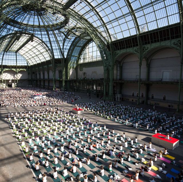 yoga session to benefit mecenat chirurgie cardiaque in paris