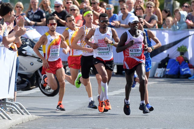 javi guerra corre en el maratón del europeo de berlín 2018