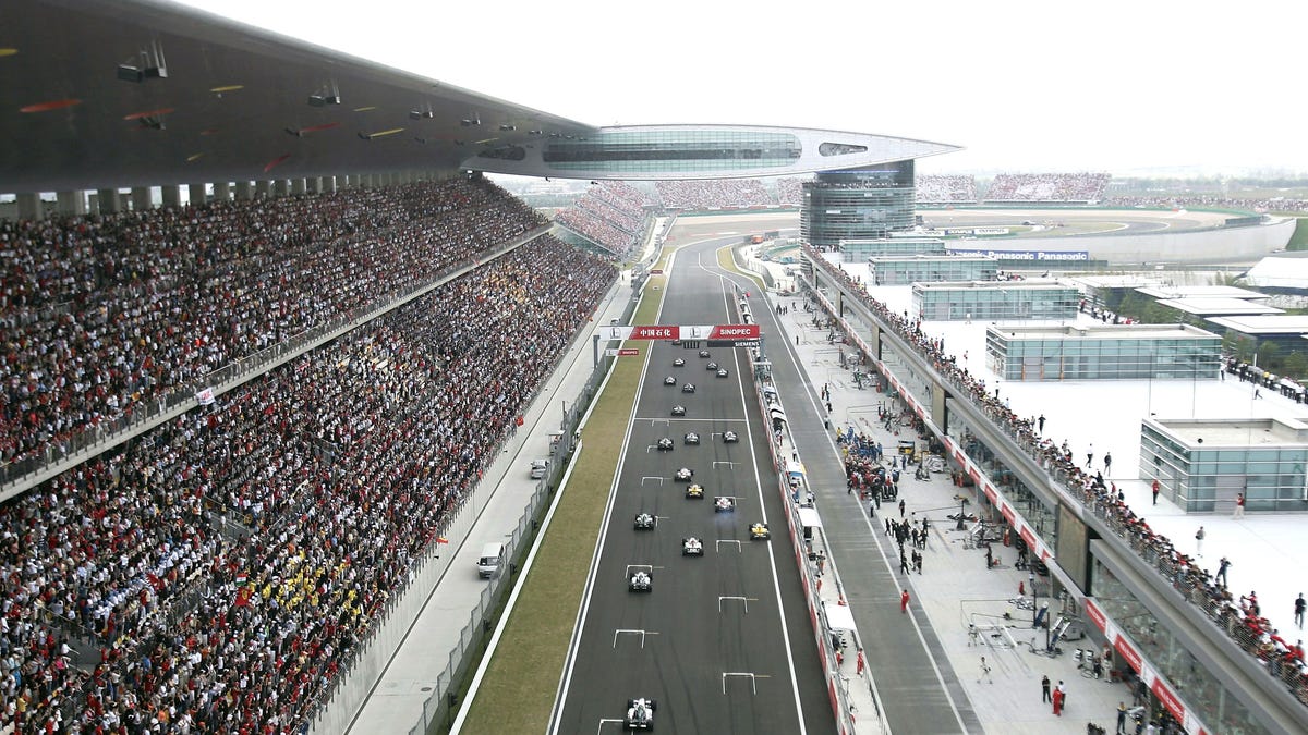 preview for Resumen en vídeo de la carrera del Gran Premio de China de Fórmula 1 de 2024