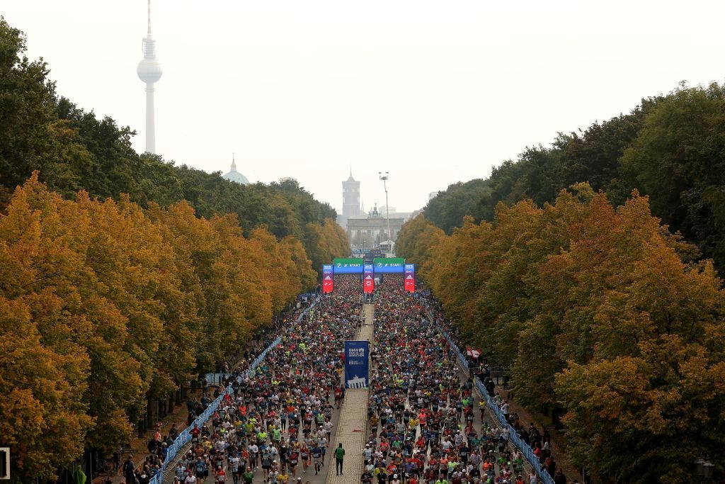 Nearly 1,000 Runners Earned Their Six Star Medals This Year