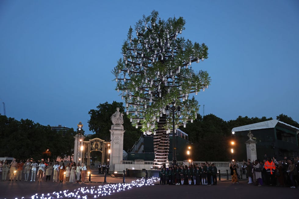 queen elizabeth ii platinum jubilee 2022 the lighting of the platinum jubilee principal beacons lighting