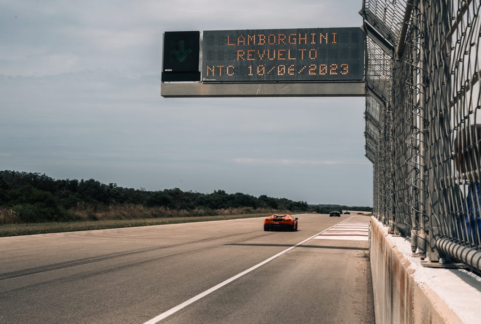 lamborghini revuelto prototype drive nardo