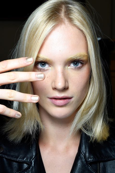 2023 beauty trends, glazed nails