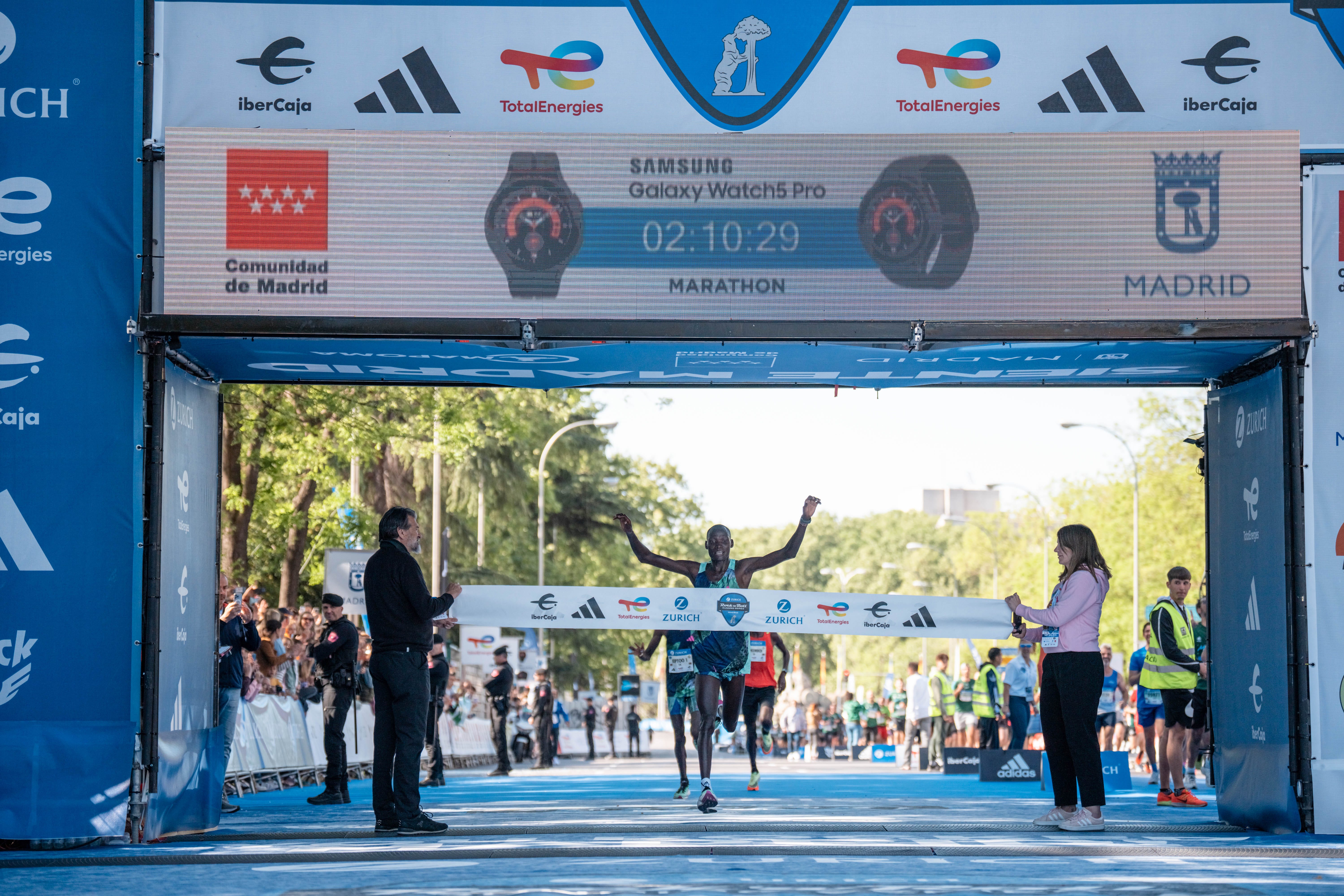 las mejores fotos del maratón de madrid 2023