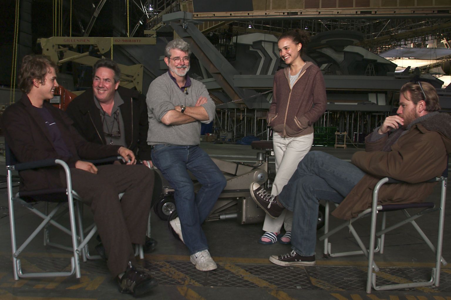 George Lucas Rick McCallum Hayden Christensen Natalie Portman Ewan McGregor en el set de Star Wars