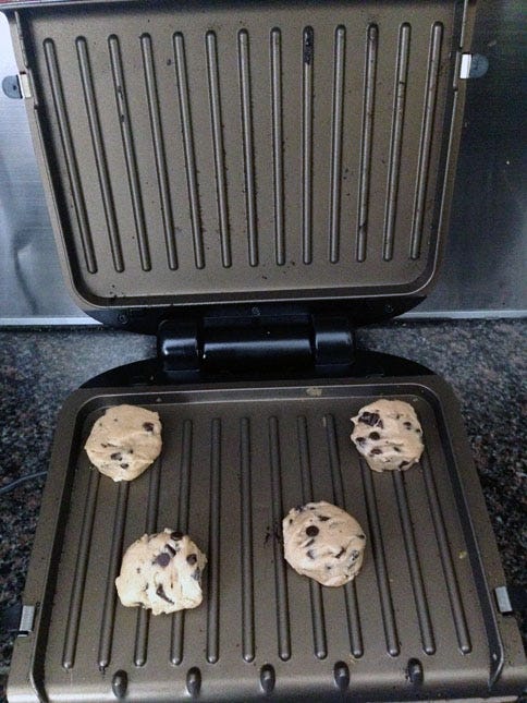 Cooking, Gas, Sandwich toaster, Barbecue grill, Cuisine, Kitchen appliance, Toaster, Grilling, Food, Outdoor grill, 