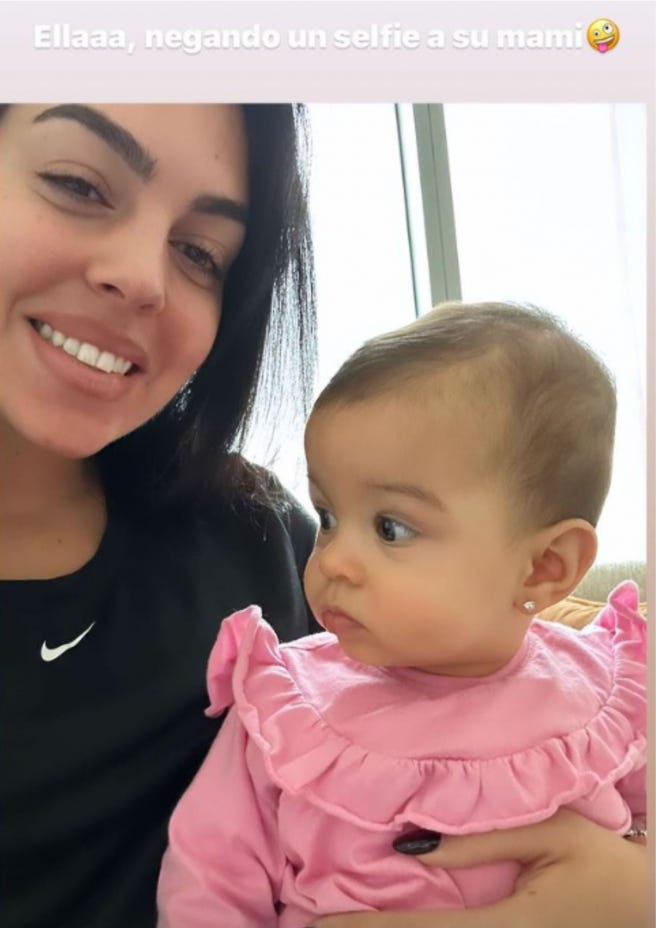 georgina con su hija bella esmeralda