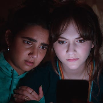 Geraldine Viswanathan, Emilia Jones, Cat Person geraldine viswanathan, emilia jones, cat person