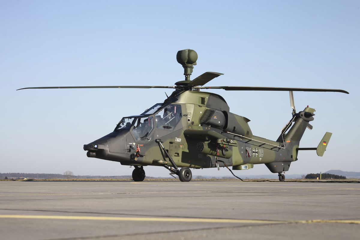 eurocopter tigre alemán en el aeródromo fritzlar, alemania, en preparación para el despliegue en afganistán