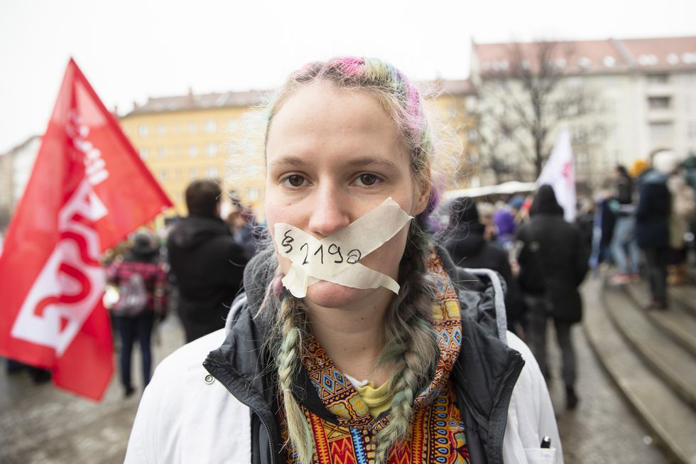 la germania ha abolito il divieto di dare informazioni sull'aborto