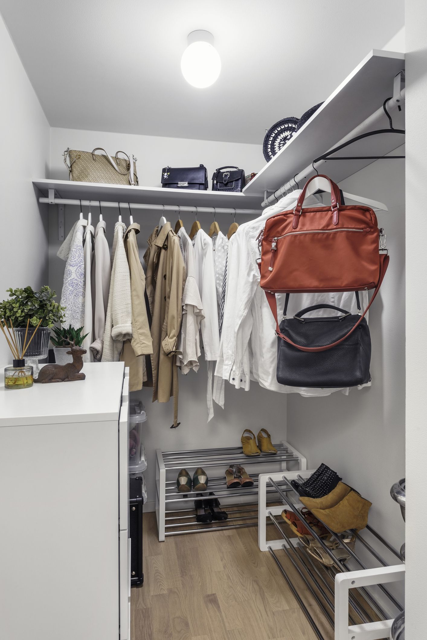 19 Creative Ways to Store Purses and Handbags | Apartment Therapy