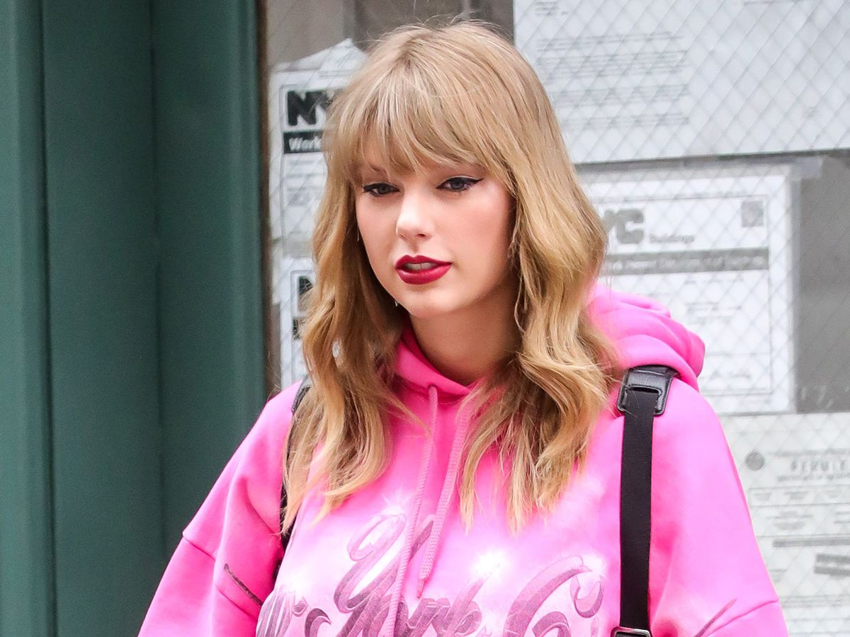 Taylor Swift NYU Sweatshirt - Jacketpop