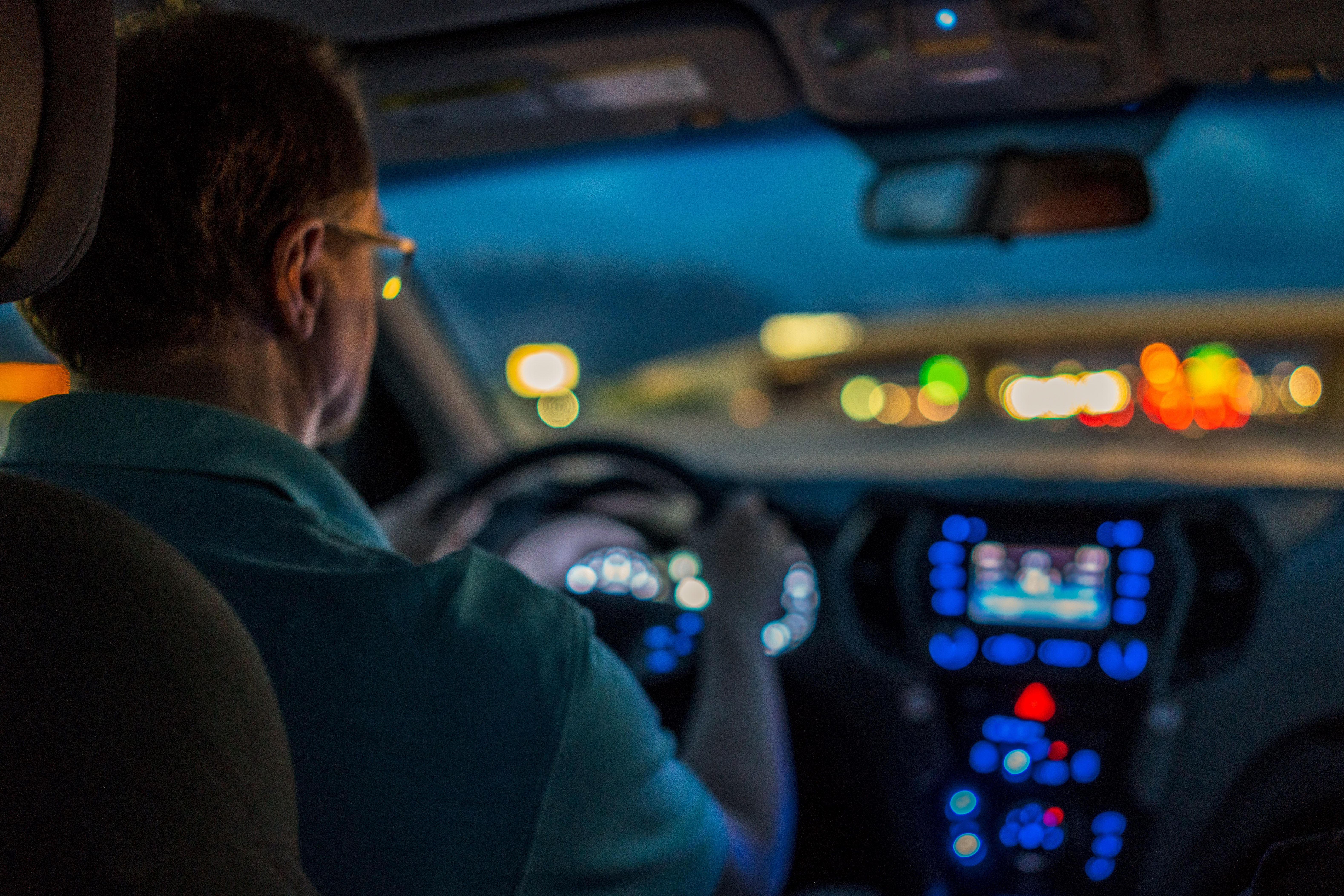 Top Rules To Follow When Driving At Night