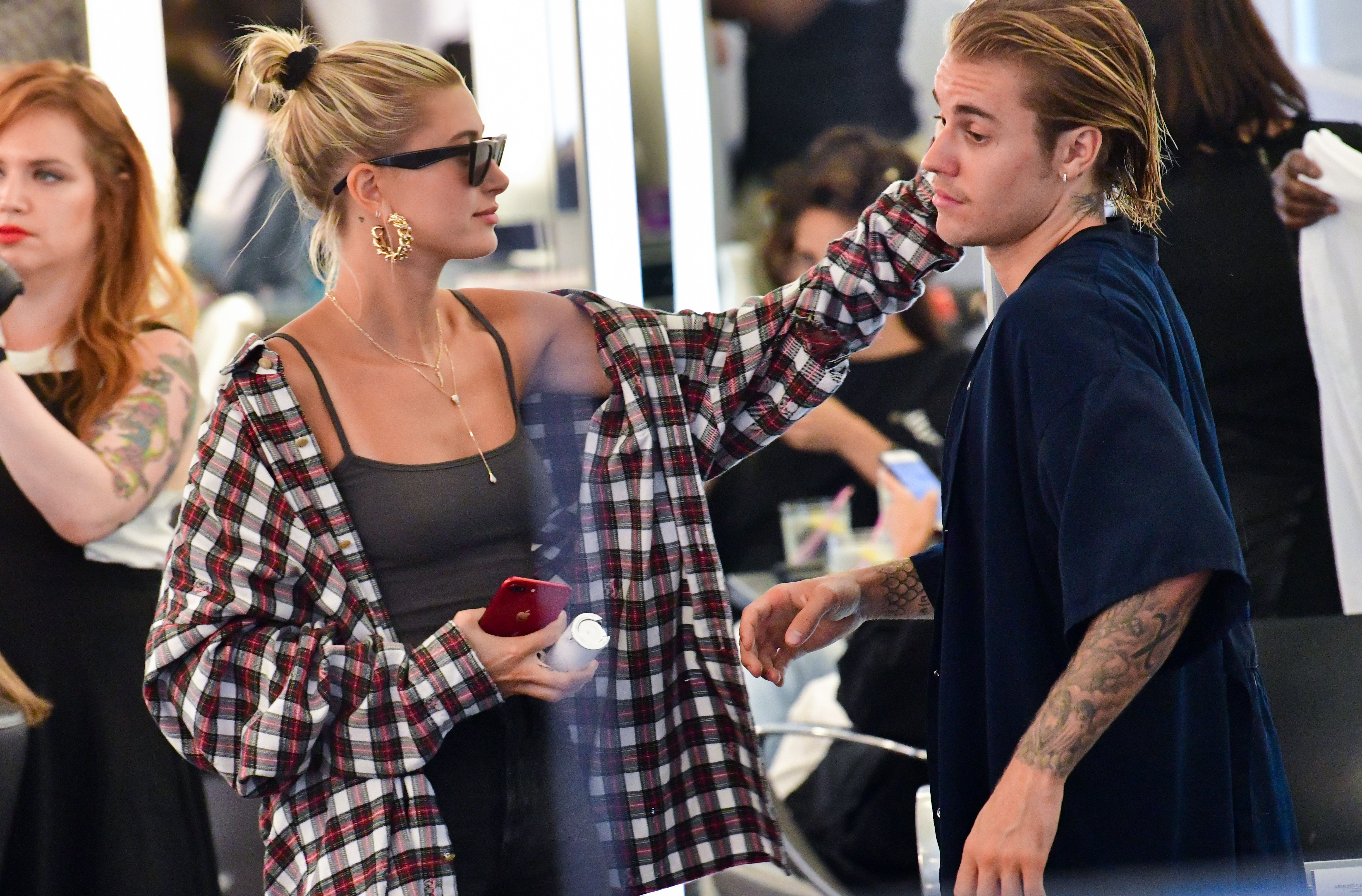 Justin Bieber Gets Haircut With Hailey Baldwin - Justin Cuts Hair Shorter  in Brooklyn