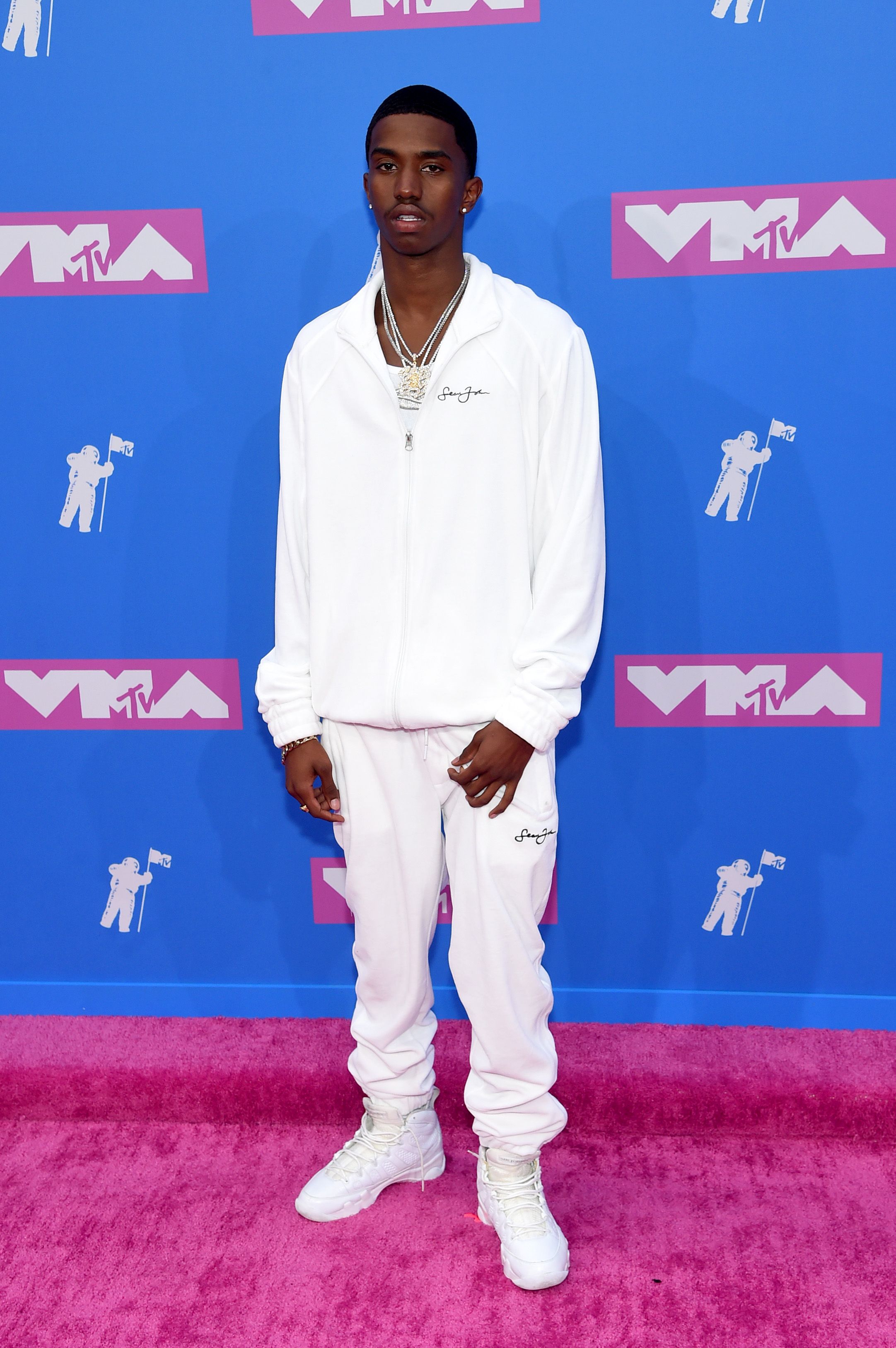 Vma clearance 2018 outfits