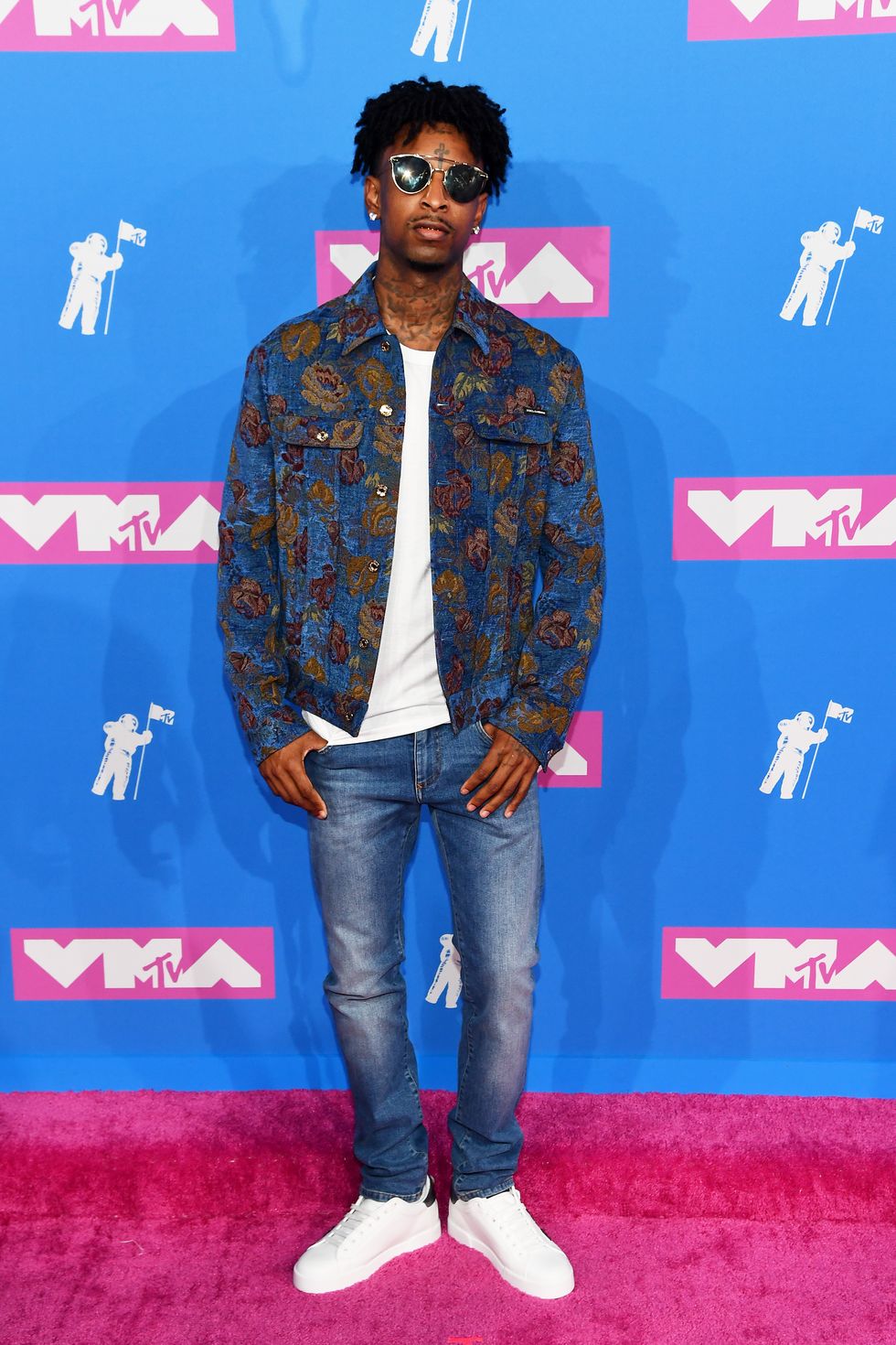 According 2 Hip-Hop - 21 Savage hits the red carpet at the 2019
