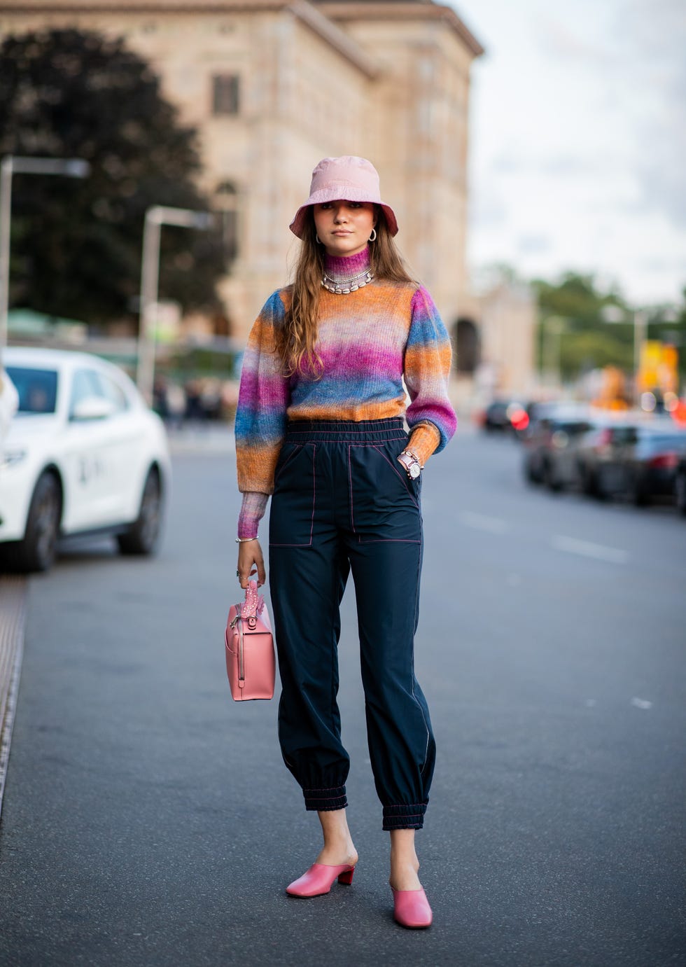 El 'bucket hat' que arrasó en verano vuelve a estar de moda en