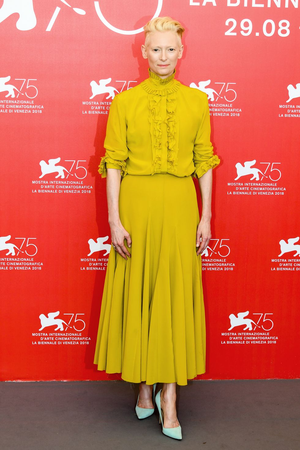 Yellow, Clothing, Red, Standing, Fashion, Flooring, Dress, Carpet, Premiere, Red carpet, 