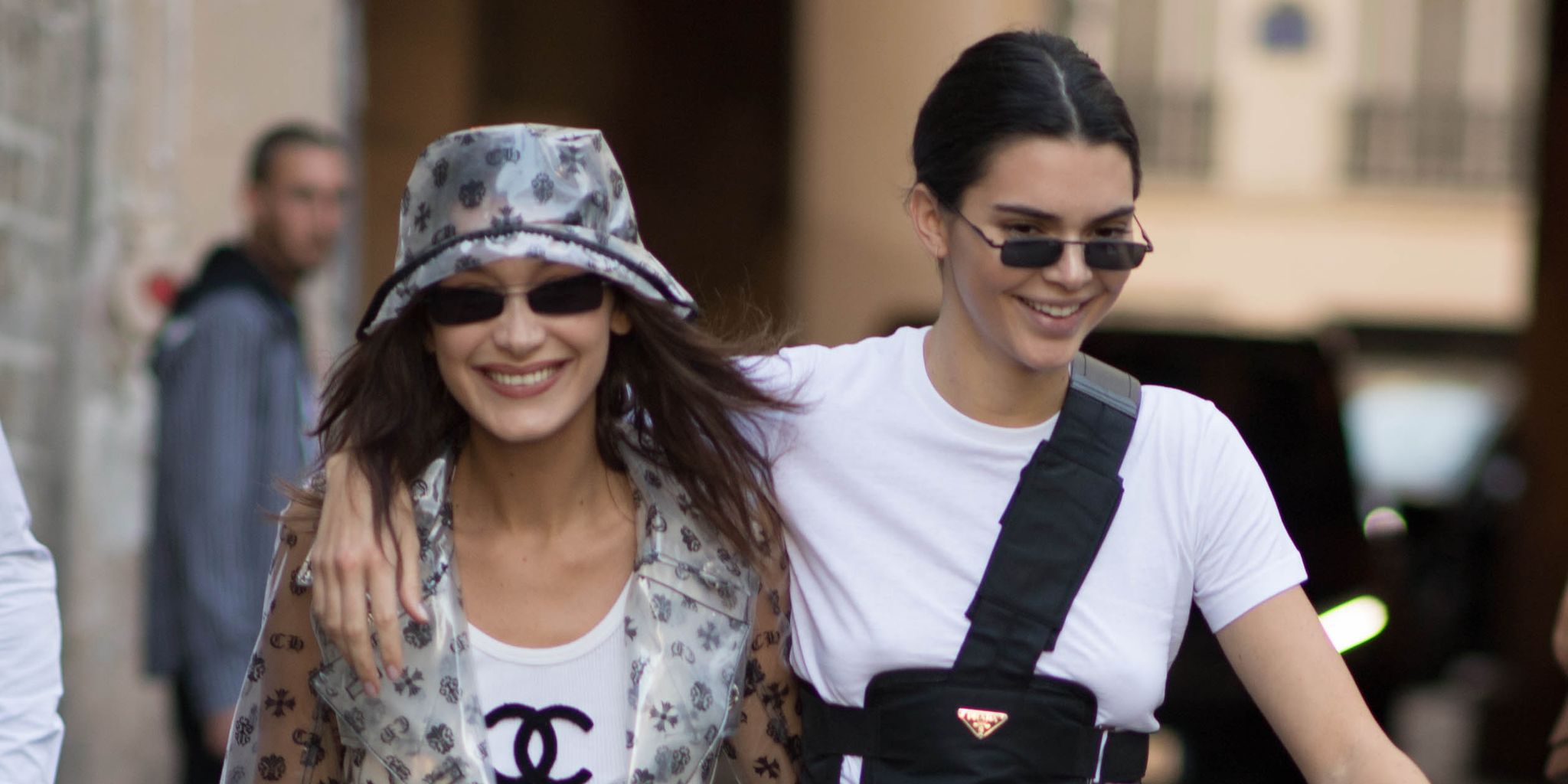 Kendall Jenner Shiny Black Purse With Braless Red Top for Bella Hadid's  Birthday Party 2018