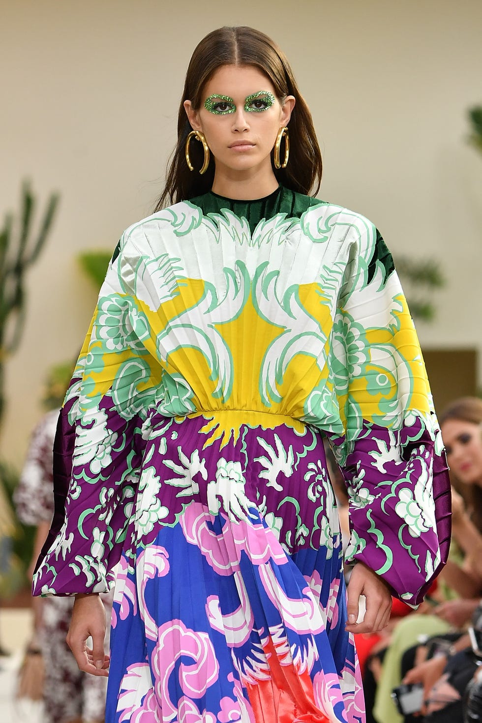 Kaia Gerber, hija de Cindy Crawford, Valentino