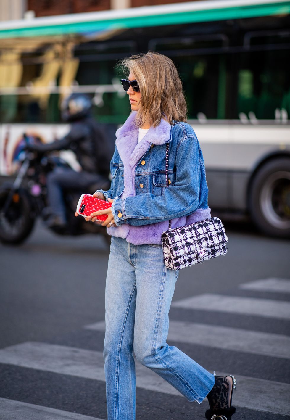 tendenza jeans 2019, come indossare i jeans 2019, moda jeans inverno 2019
