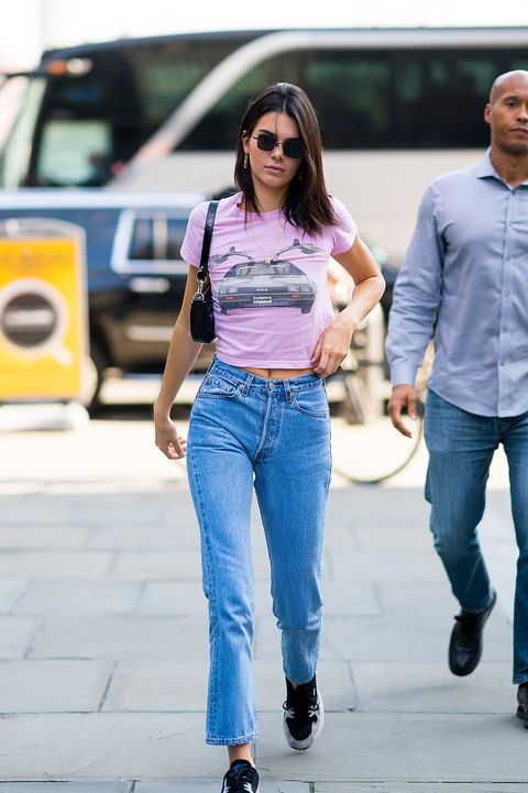 10 Boyfriend Jeans Outfit Ideas – How to Wear Boyfriend and Mom Jeans